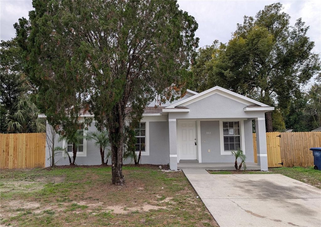 Photo of 3303 E Frierson Avenue, Tampa, FL 33610 (MLS # TB8466232)