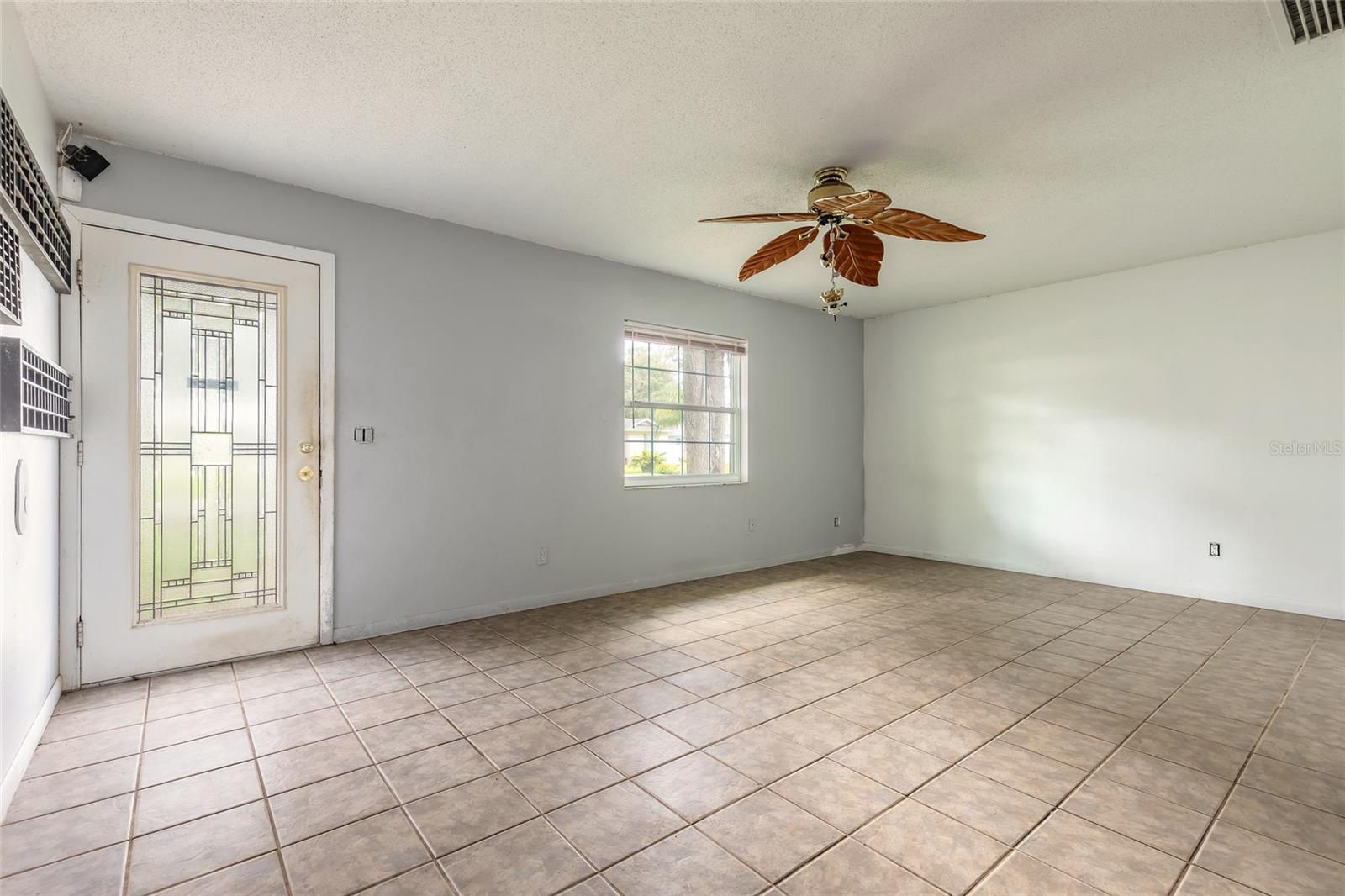 1624 QUEEN PALM DRIVE