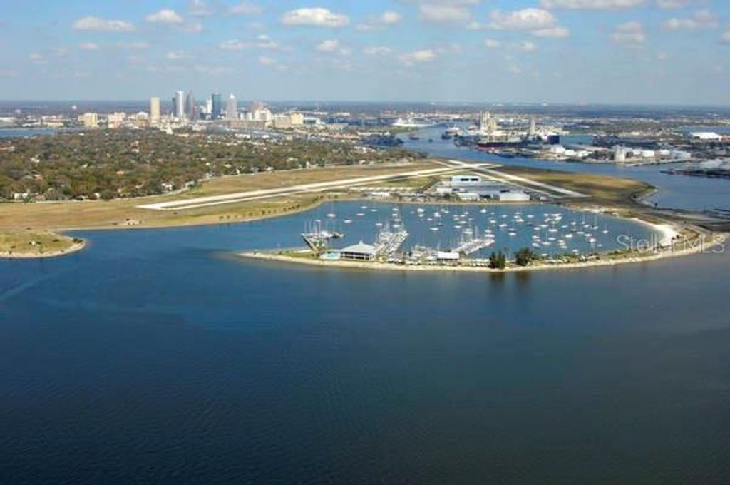 Photo of 114 W Davis Boulevard, Tampa, FL 33606 (MLS # R4909330)