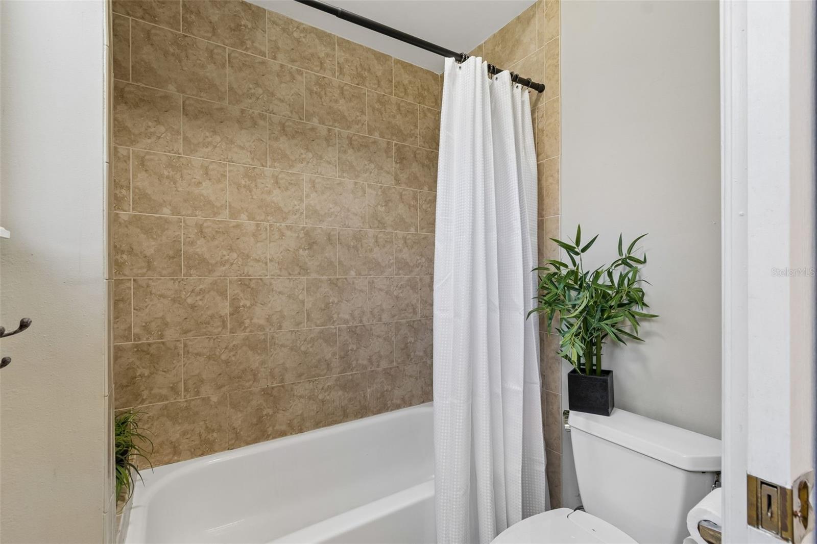 WYNDHAM LAKE SUB PH ONE - Residential