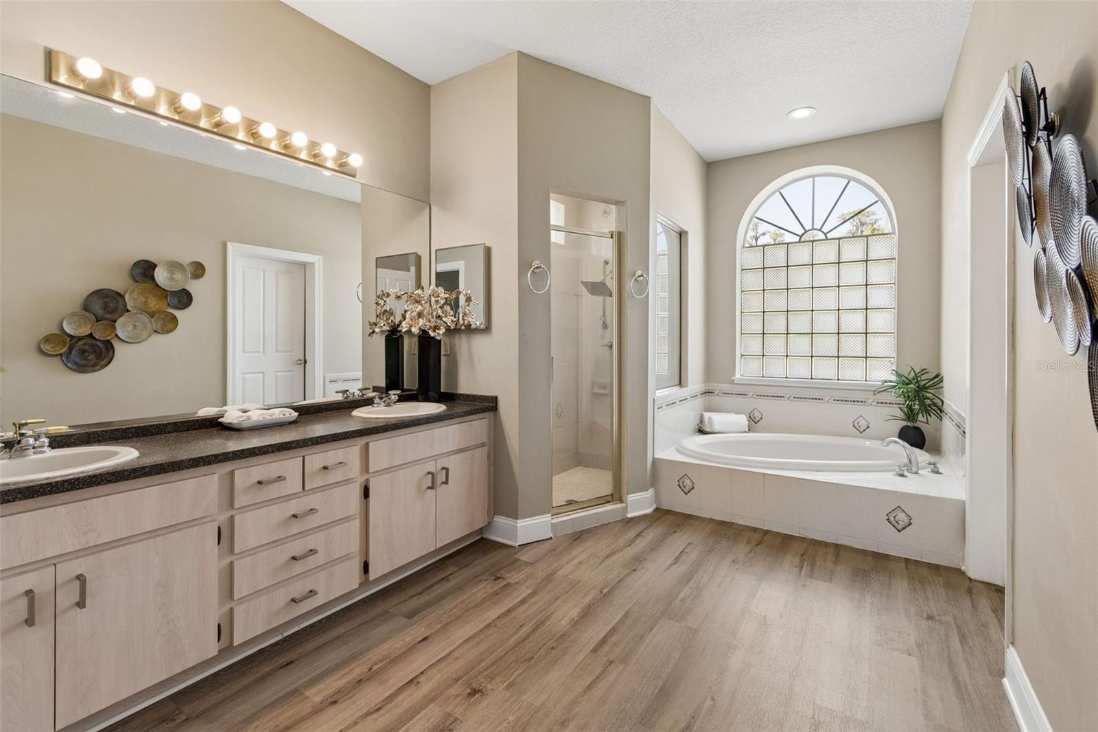 WYNDHAM LAKE SUB PH ONE - Residential