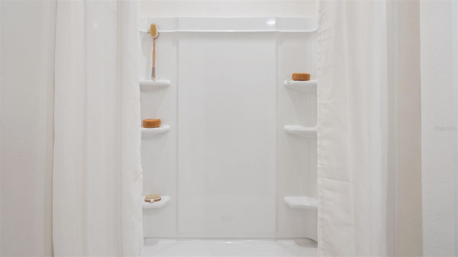 OAK POINTE - Residential