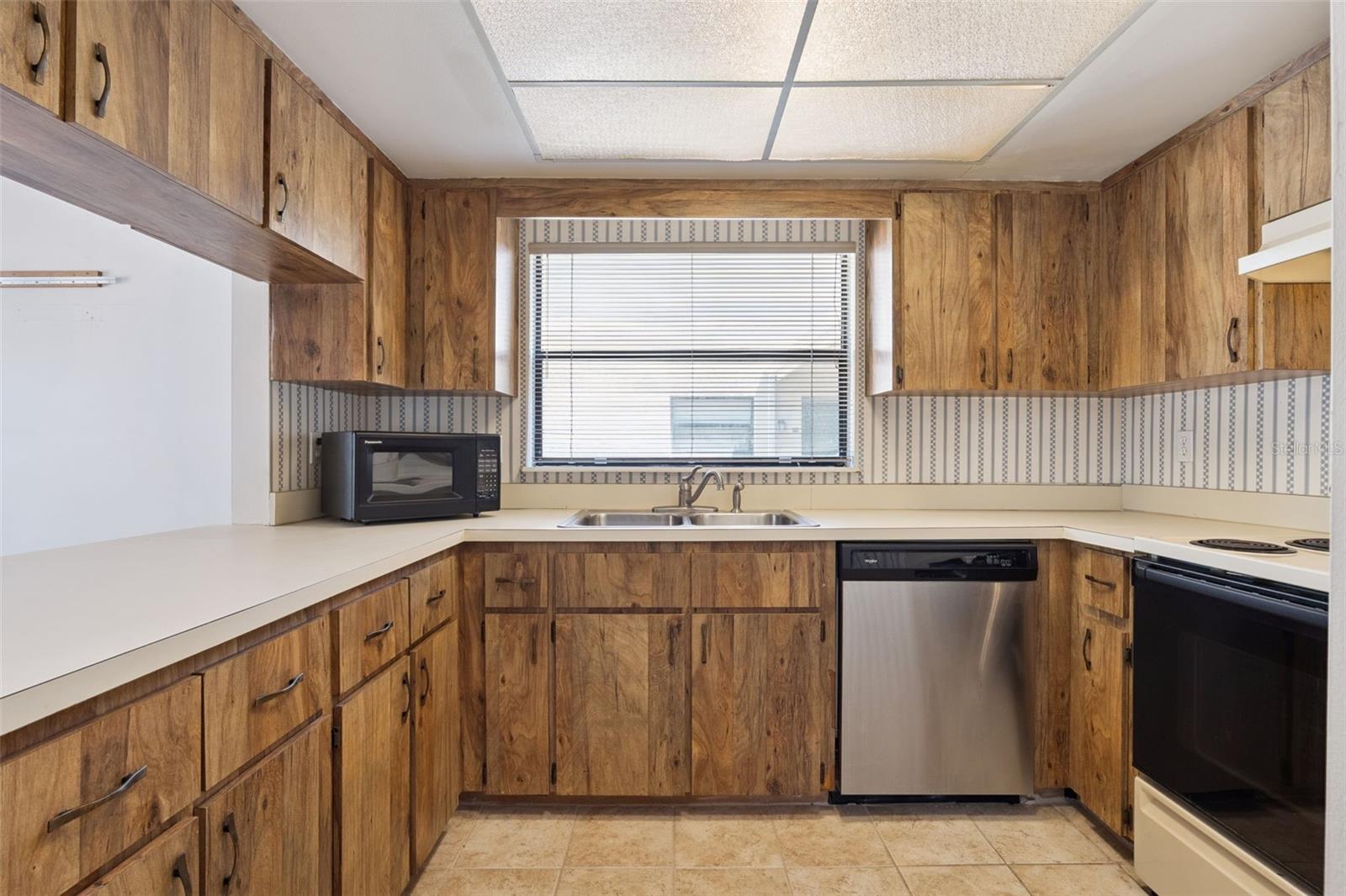 MONTGOMERY WOODS CONDO - Residential