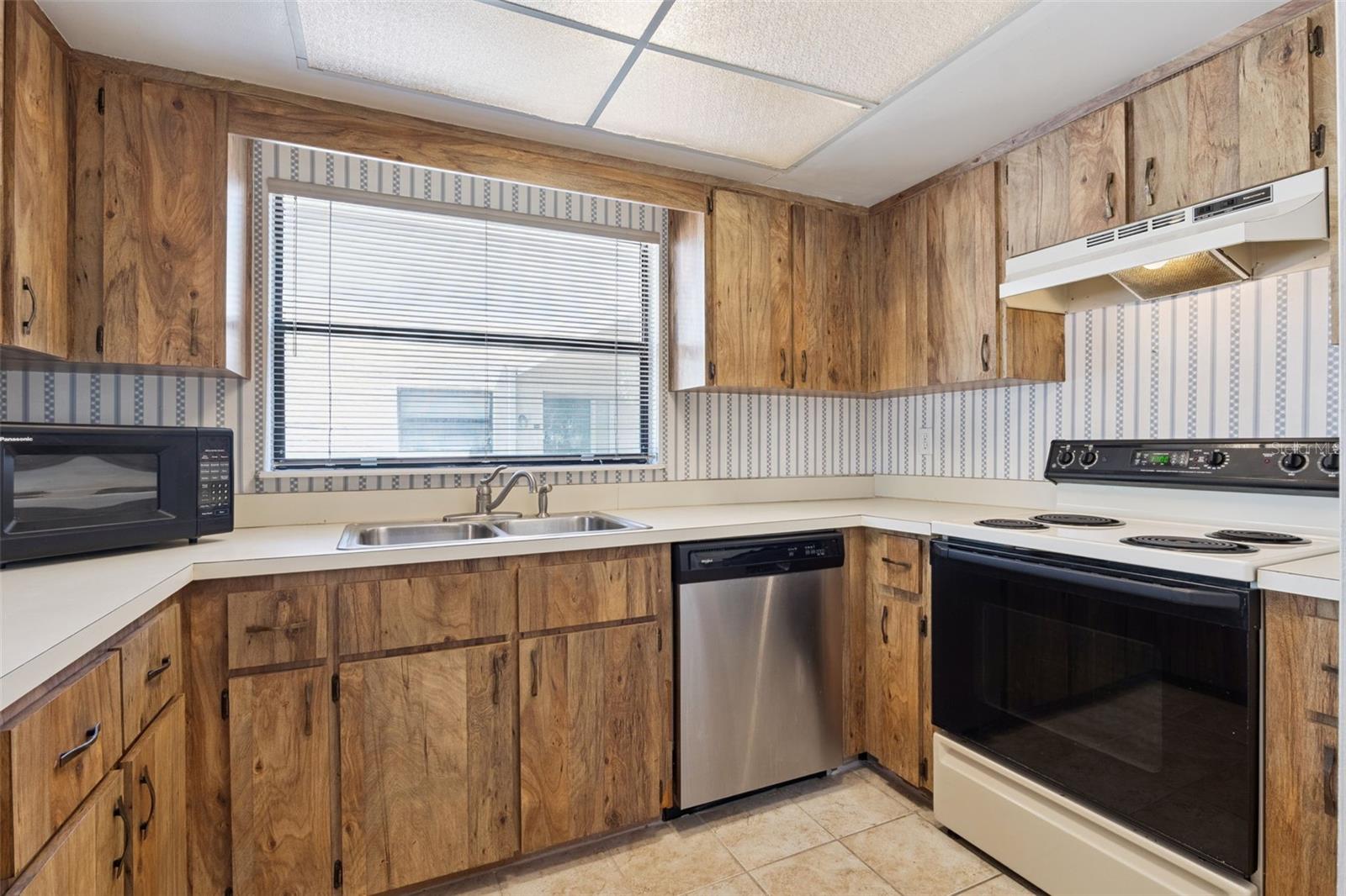 MONTGOMERY WOODS CONDO - Residential