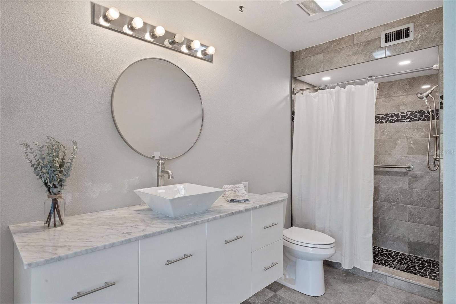 SHADOW OAKS - Residential