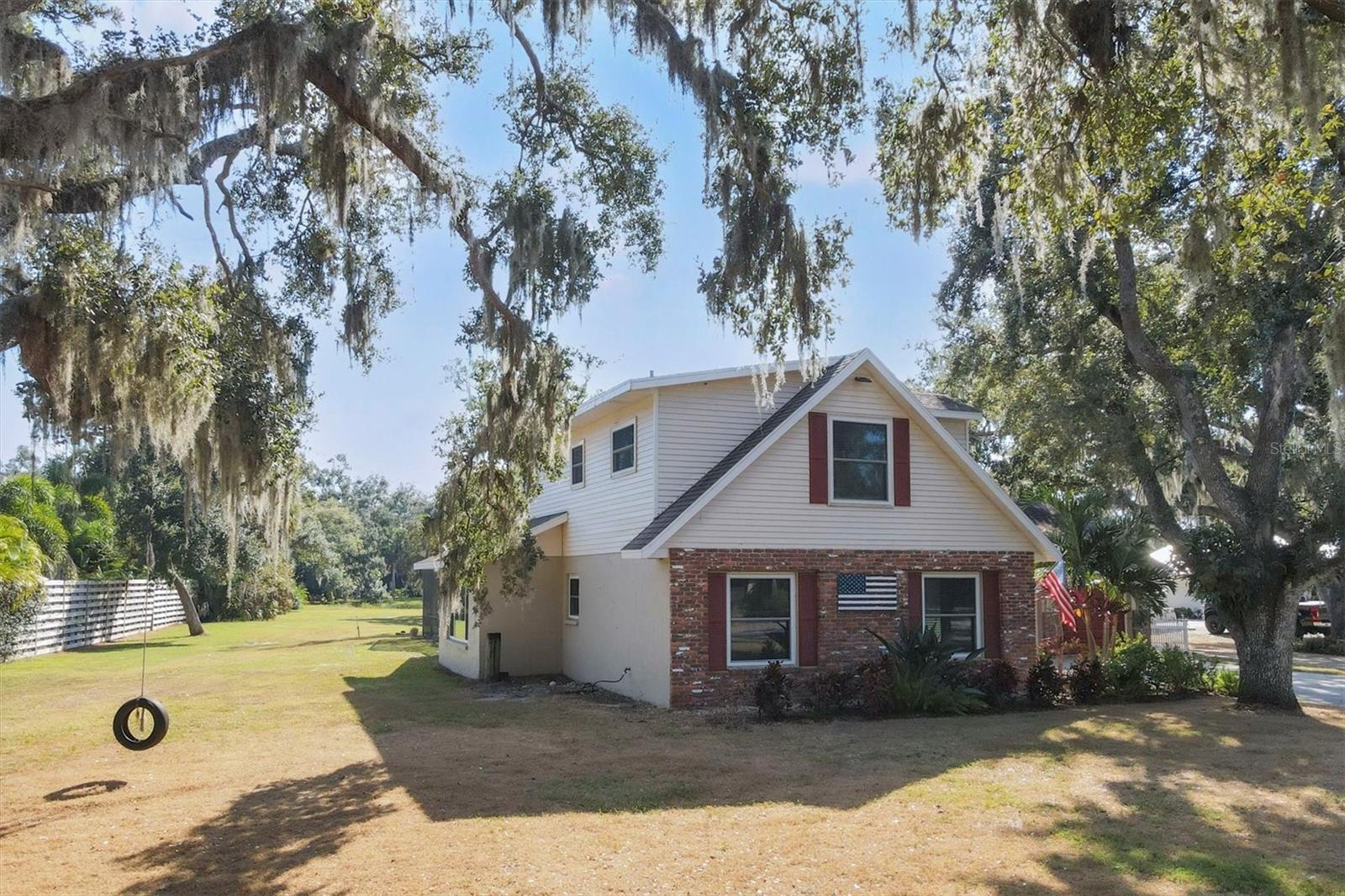 SHADOW OAKS - Residential