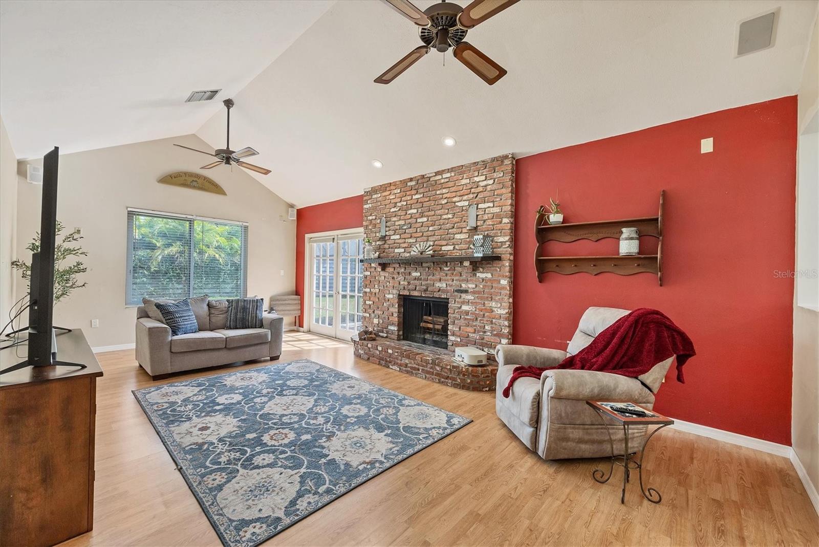 SHADOW OAKS - Residential