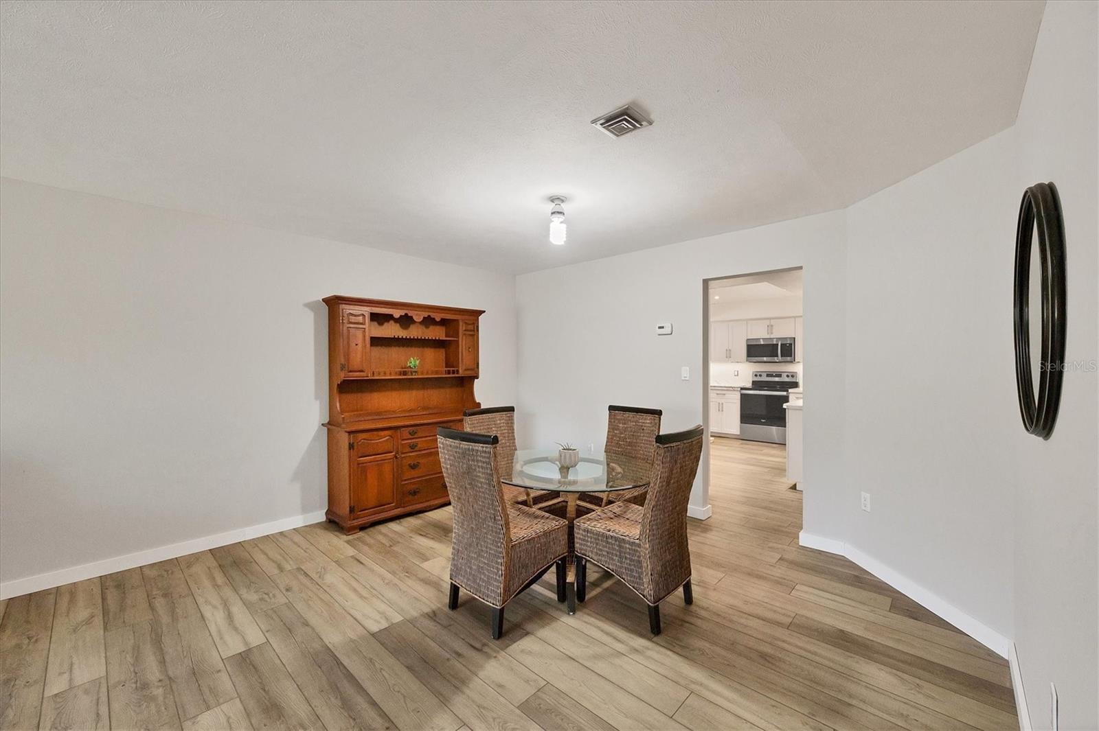 SHADOW OAKS - Residential