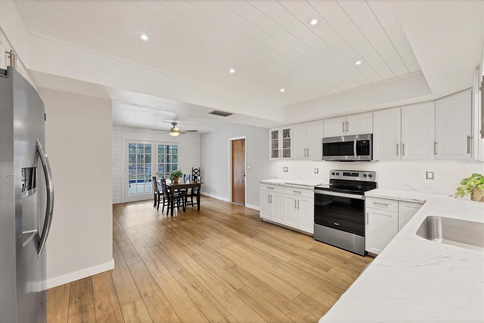 SHADOW OAKS - Residential