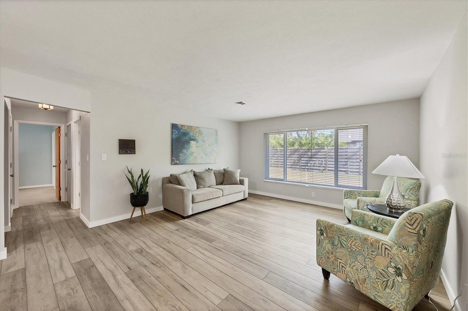 SHADOW OAKS - Residential