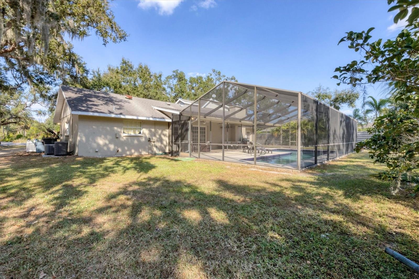 SHADOW OAKS - Residential