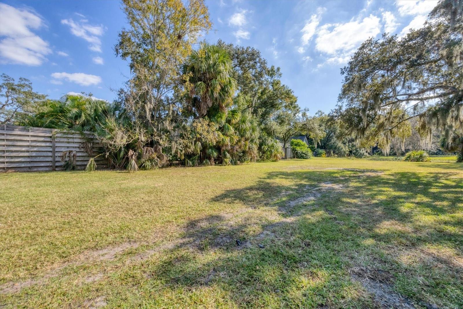 SHADOW OAKS - Residential