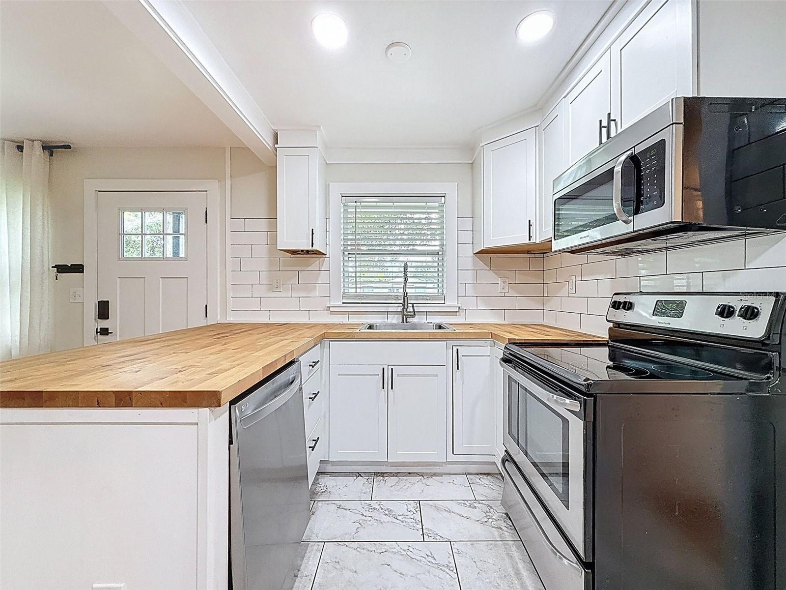 RAVENSWOOD - Residential