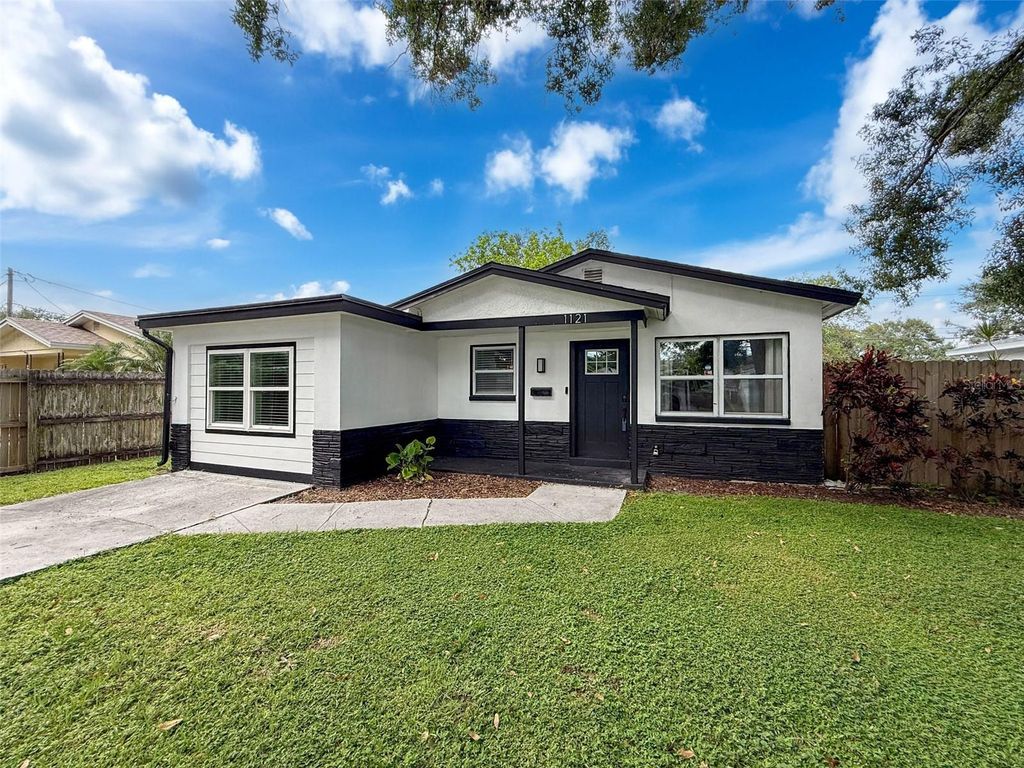 Photo of 1121 49th Ave N, St Petersburg, FL 33703 (MLS # O6349258)