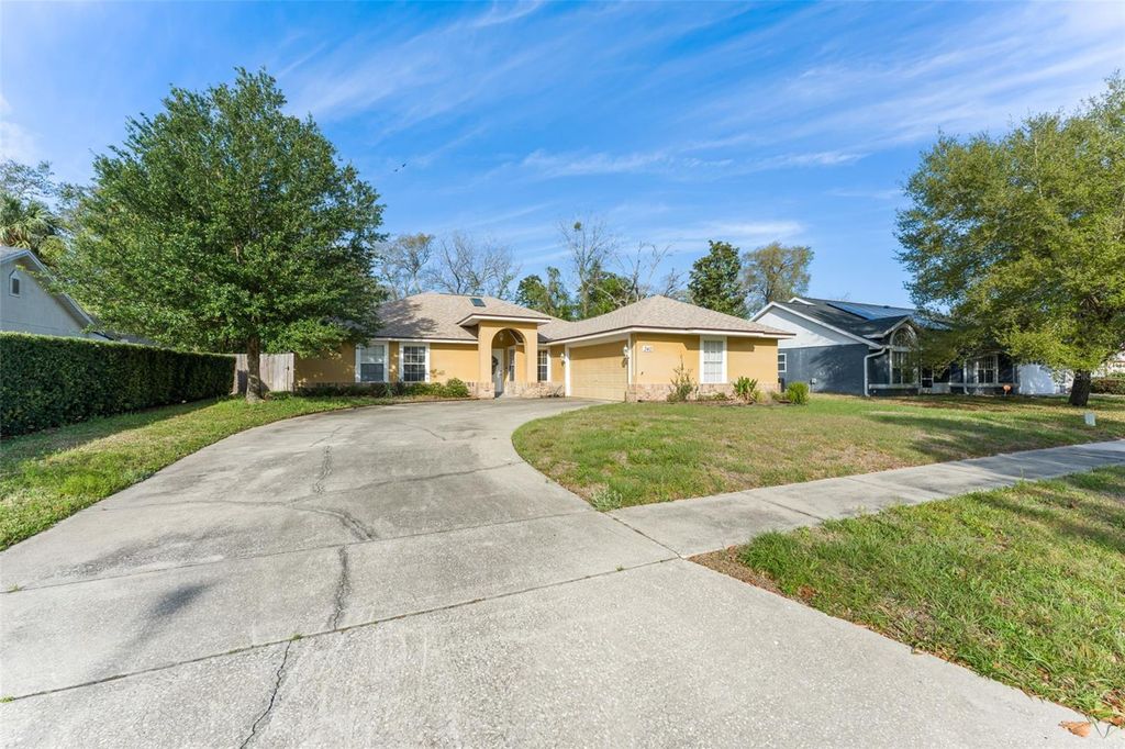 Photo of 340 Inglenook Circle, Winter Springs, FL 32708 (MLS # O6391808)