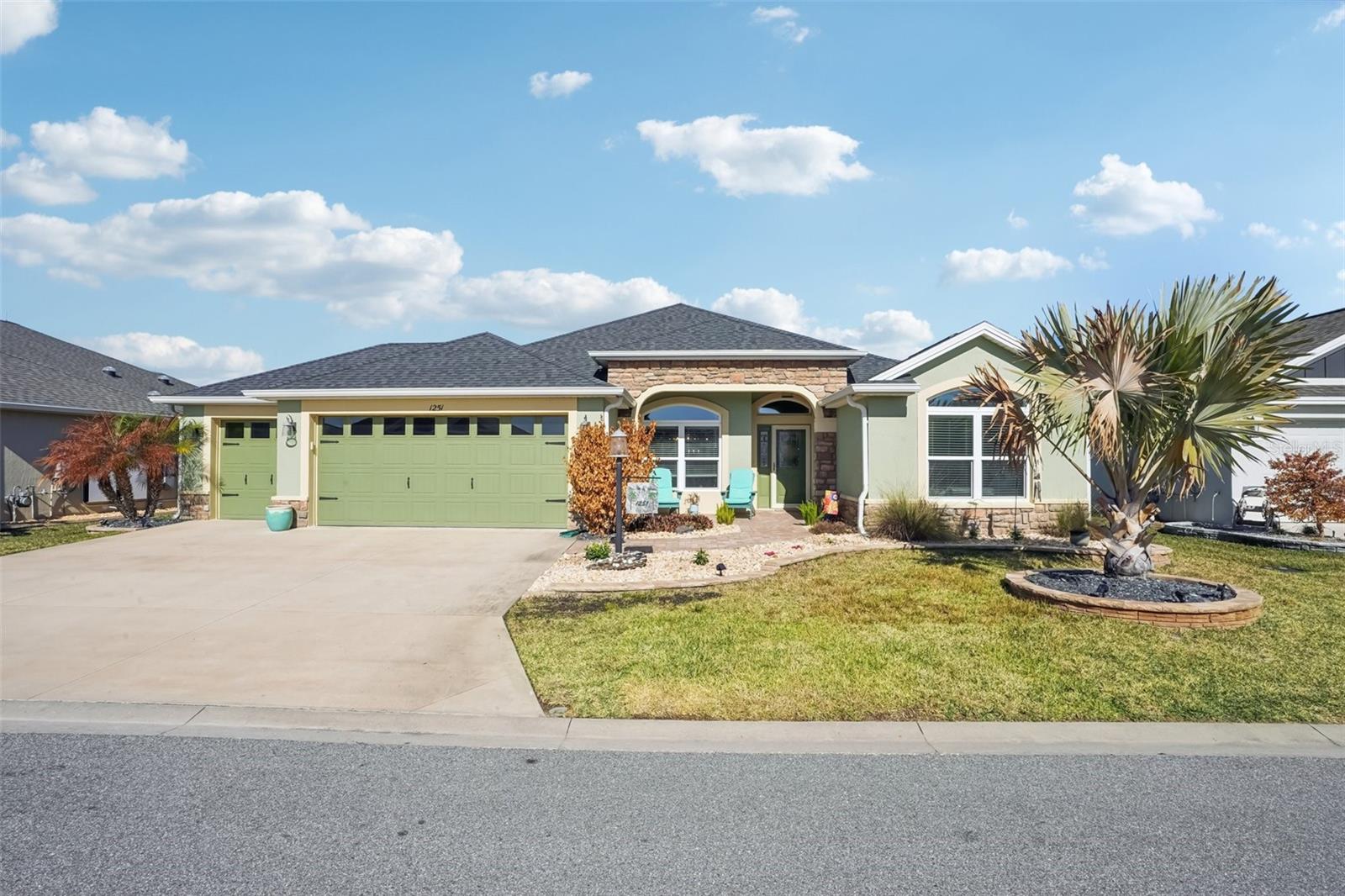 VILLAGES/SOUTHERN OAKS UN #82 - Residential