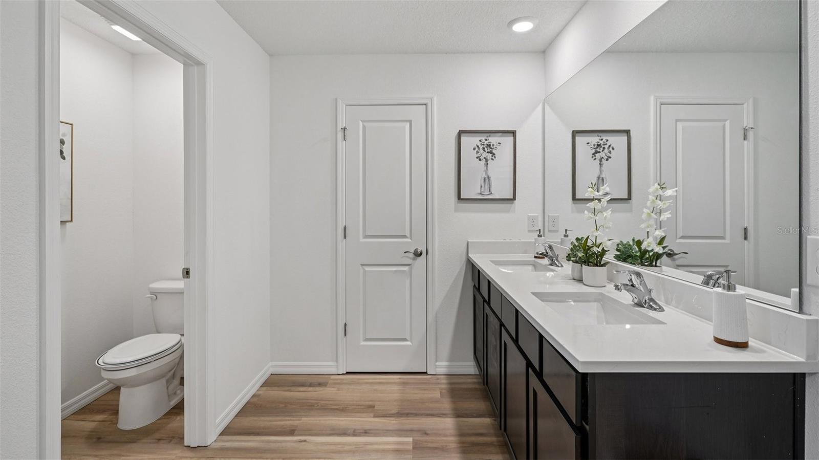 TWISTED OAKS - Residential