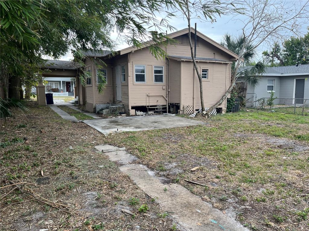 Photo of 201 W Ida Street, Tampa, FL 33603 (MLS # TB8457706)