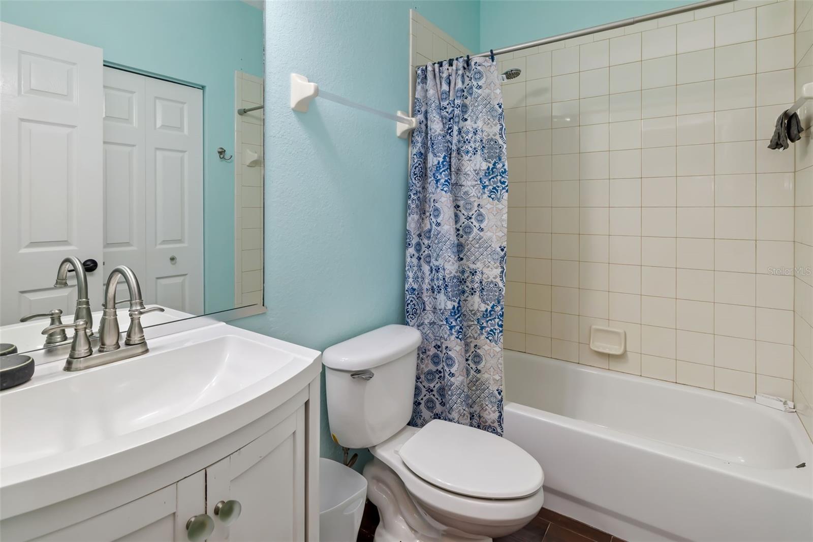 VILLAS AT OAK BEND - Residential