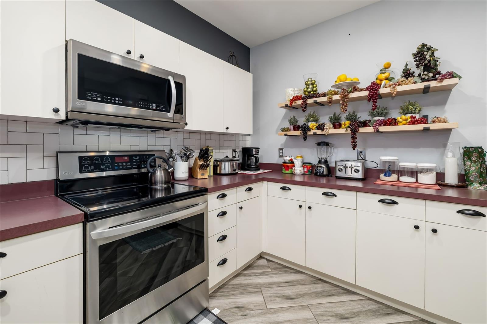 VILLAS AT OAK BEND - Residential