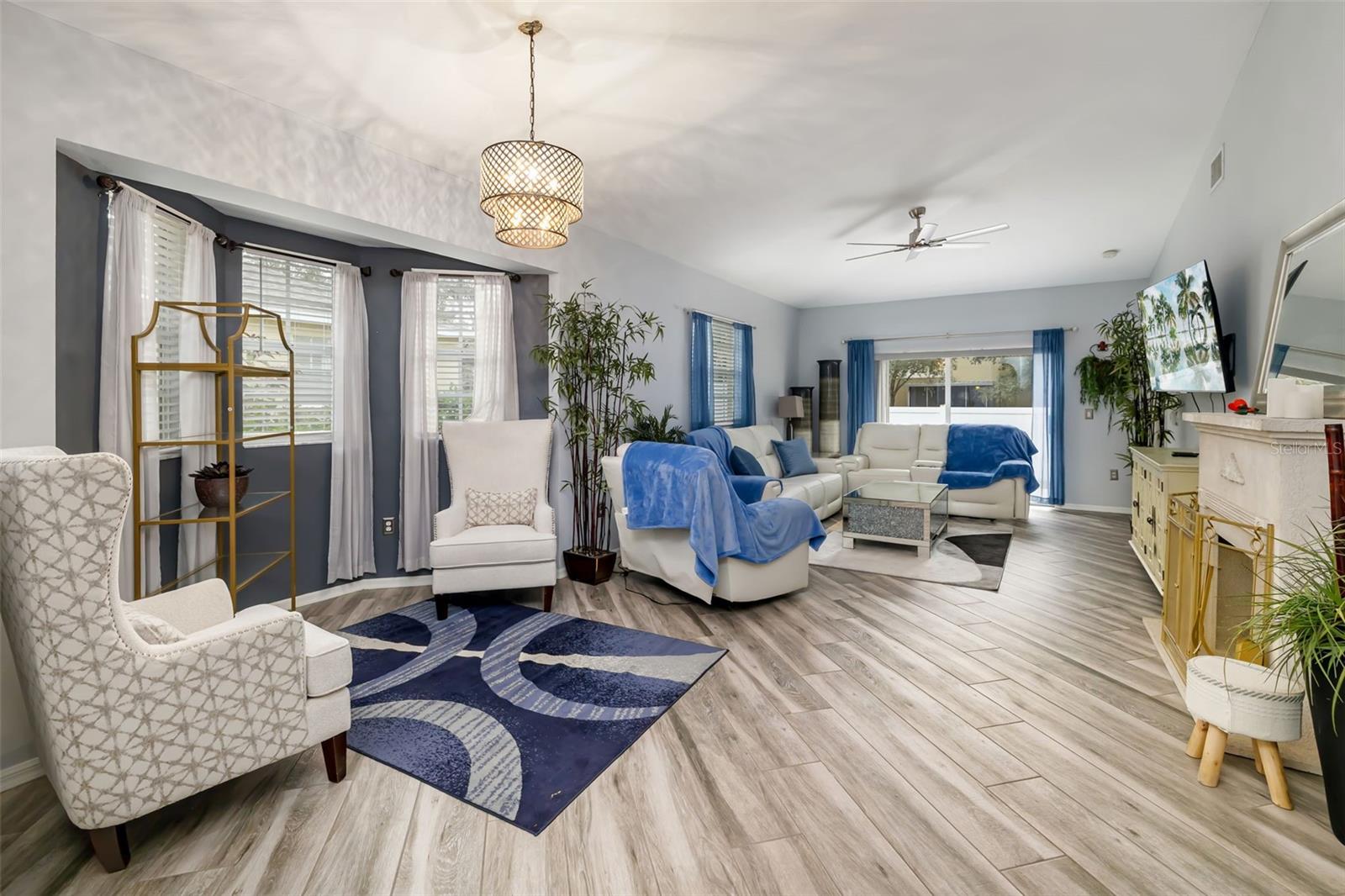 VILLAS AT OAK BEND - Residential