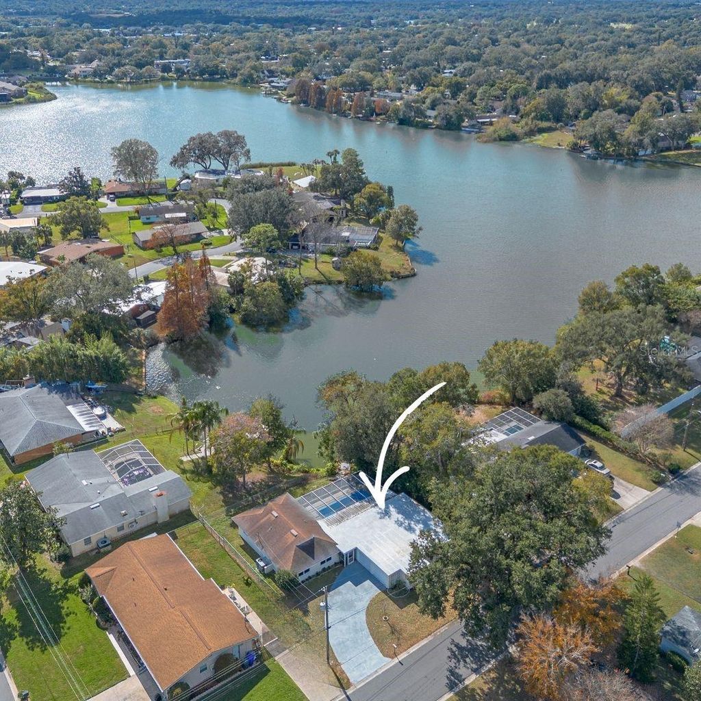 Photo of 1925 John Arthur Way, Lakeland, FL 33803 (MLS # V4946657)