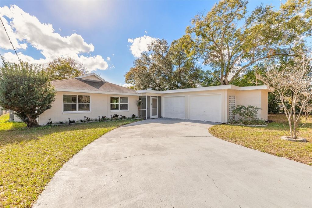 Photo of 1925 John Arthur Way, Lakeland, FL 33803 (MLS # V4946657)