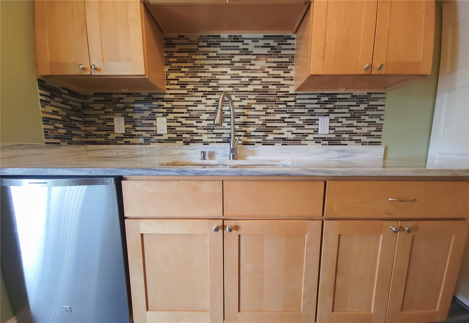 PEPPERTREE LAKE CONDO - Residential