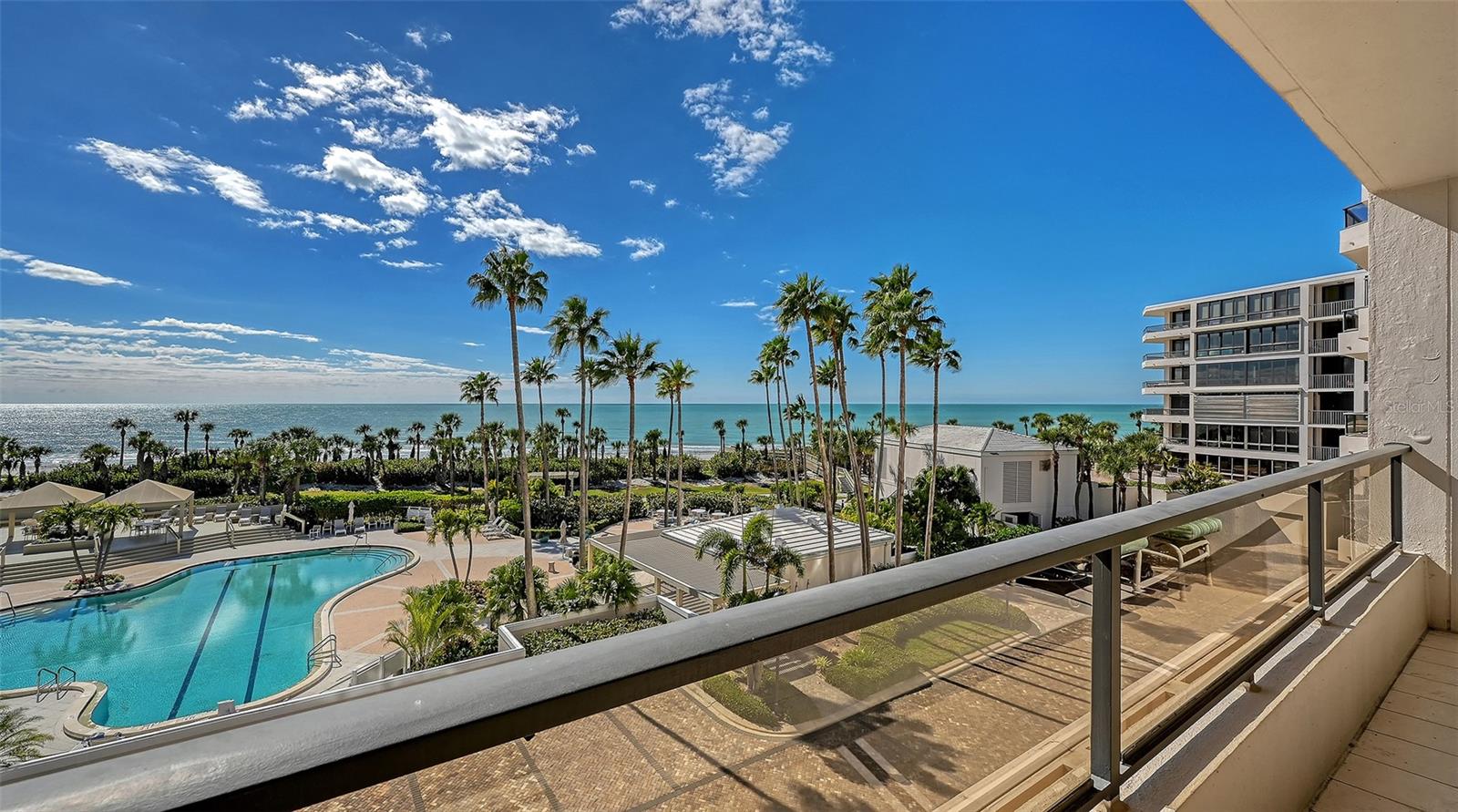 545 SANCTUARY DRIVE B305