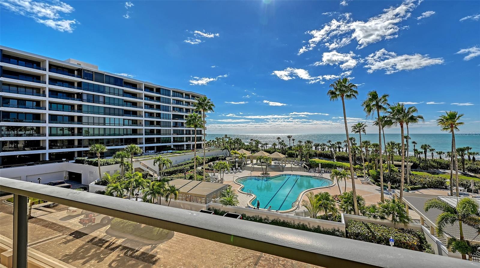 545 SANCTUARY DRIVE B305