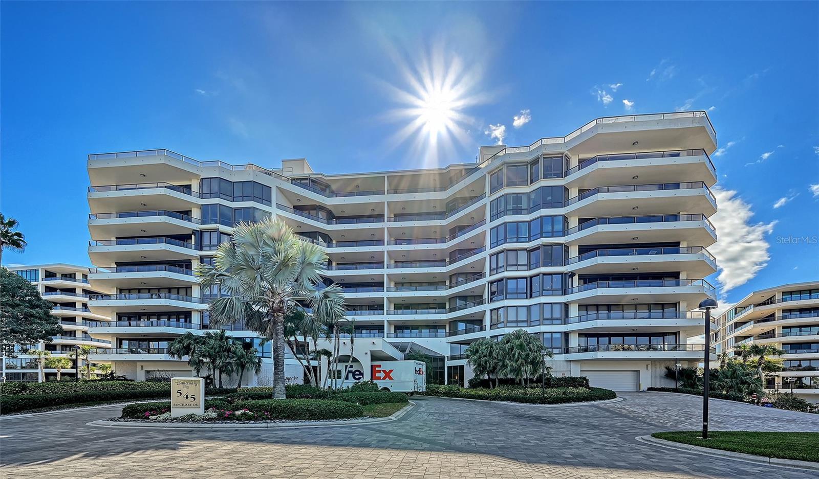 545 SANCTUARY DRIVE B305