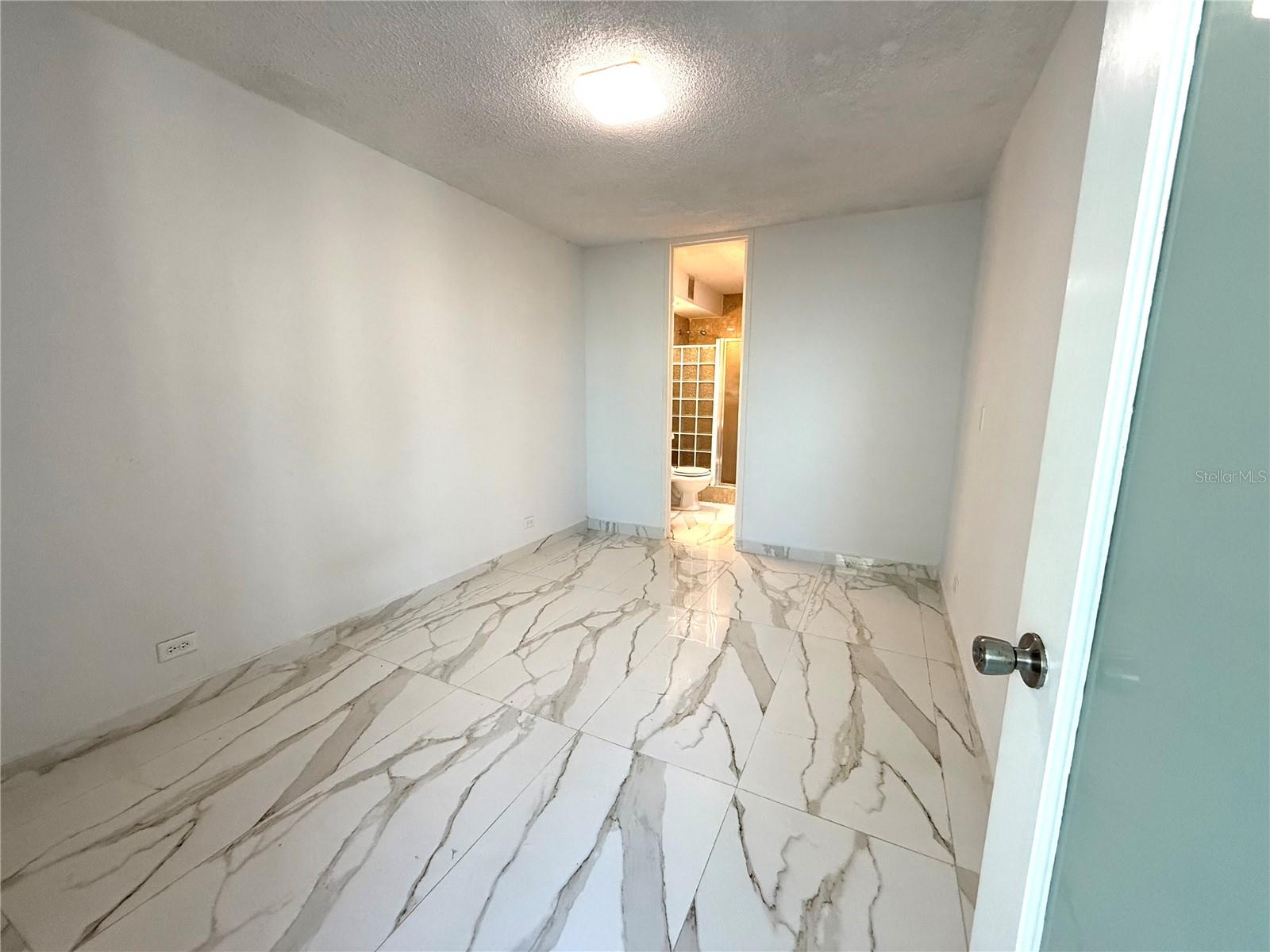 Live steps from the beach in the sought-after Condado del Mar condominium, ideally located on Ashford Avenue near schools, hospitals, supermarkets, and hotels. This 9th-floor unit offers a city view and features 1,000 sq. ft. of living space, two bedrooms, two bathrooms and one parking space. The building offers direct beach access, 24/7 security, swimming pool, and a tennis court for your enjoyment.