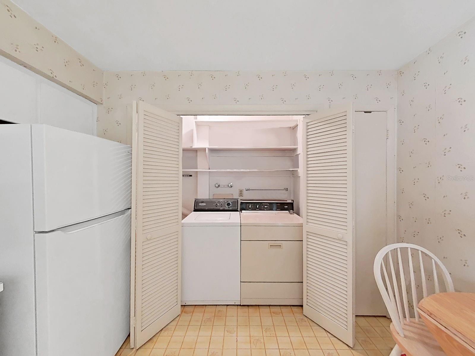 CARROLLWOOD VILLAGE PINE LAKE - Residential