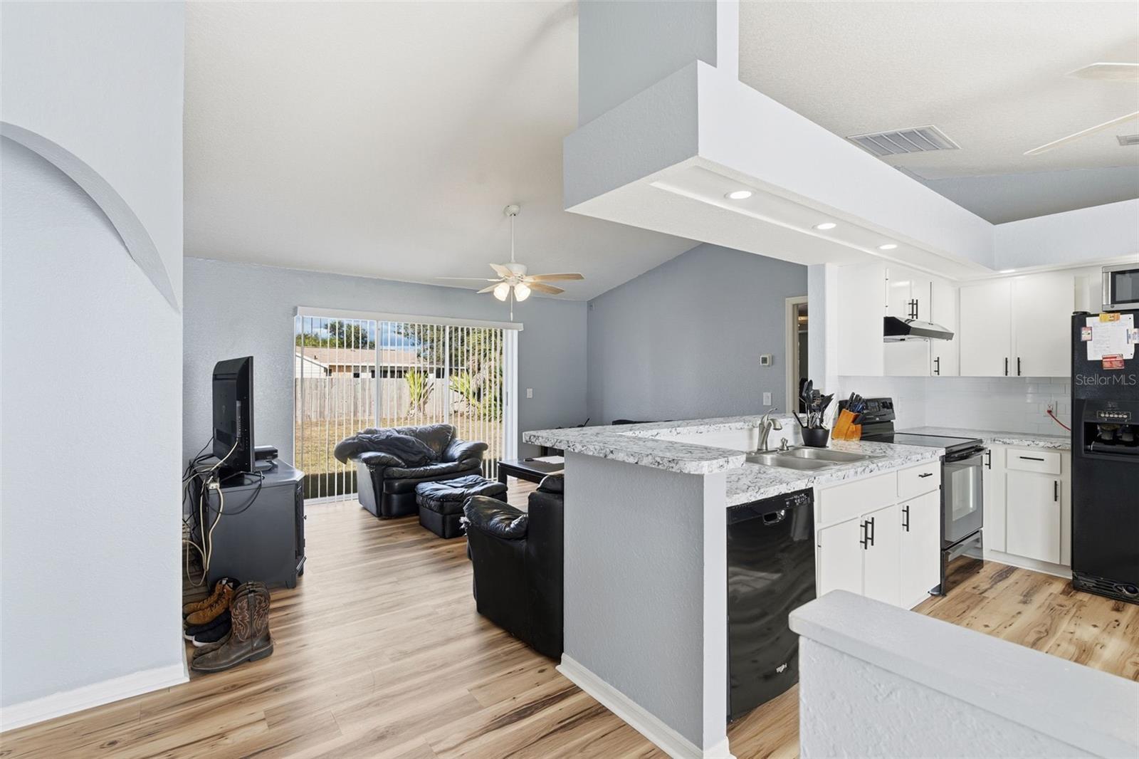 520 MERIDAN AVENUE NW