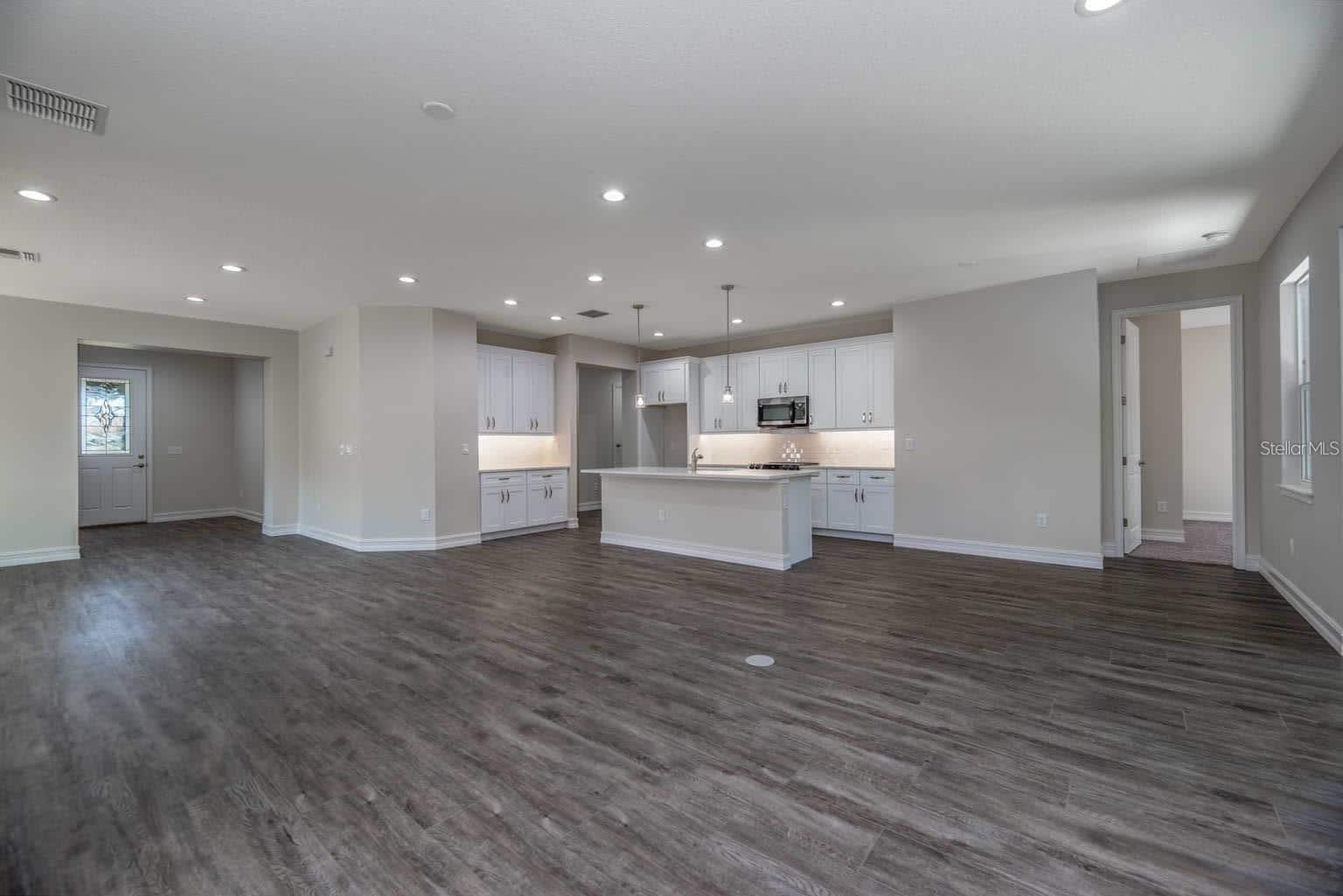 1925 NW 79TH LOOP