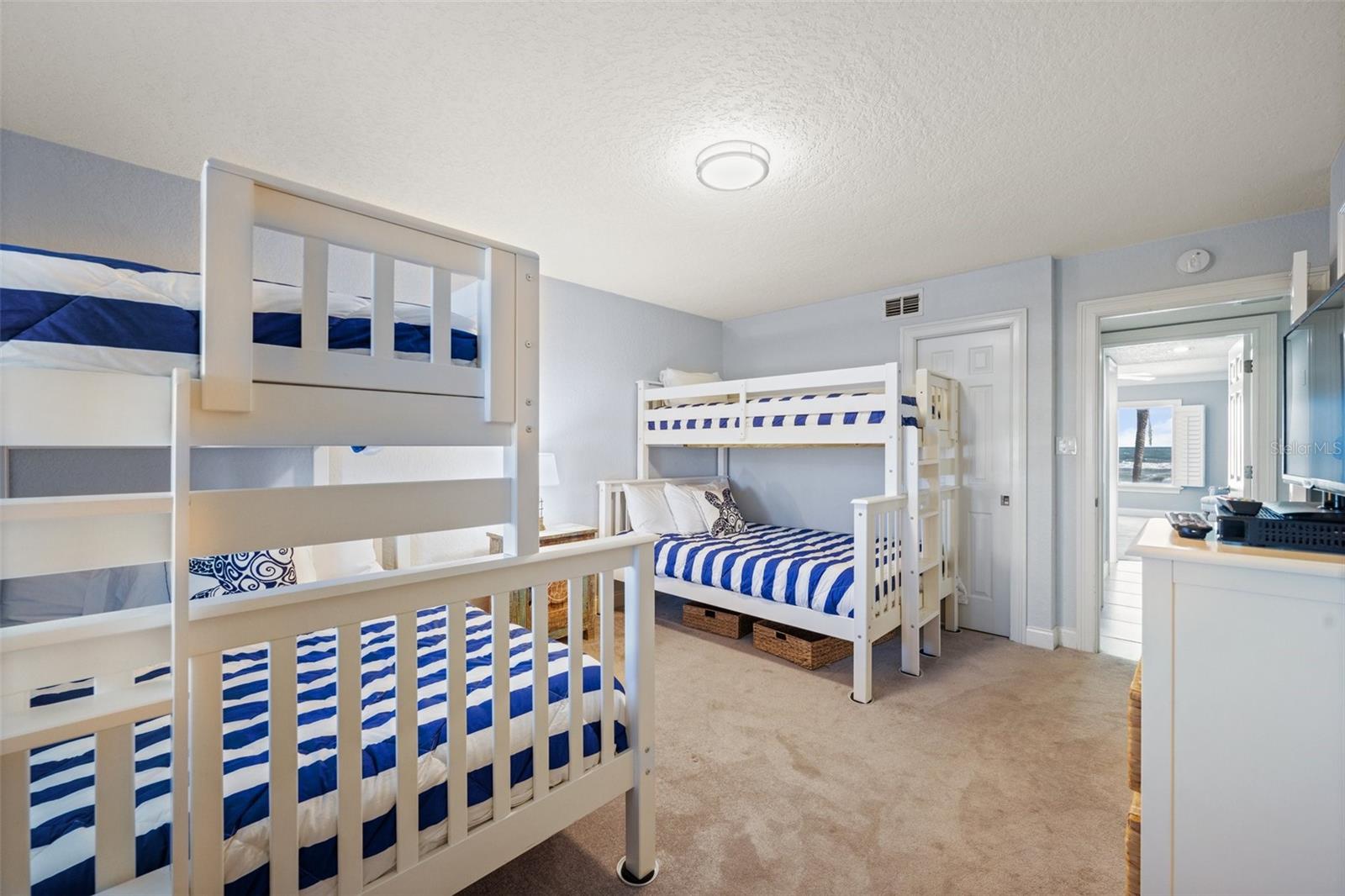 SANDPIPER TOWERS - Residential