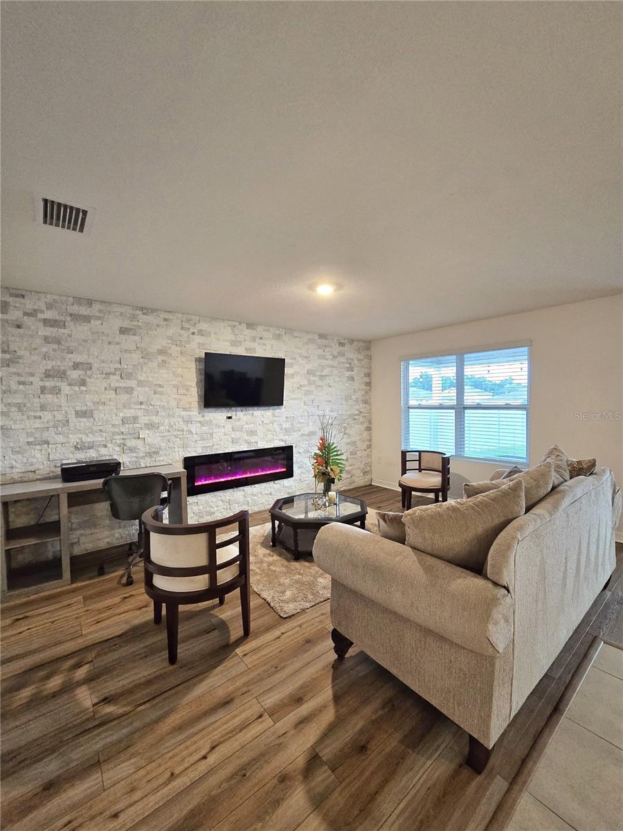 OAK PARK PH 1 PB 36 PG 78 - Residential Lease