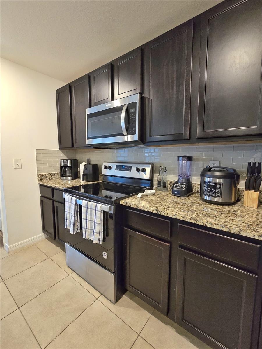 OAK PARK PH 1 PB 36 PG 78 - Residential Lease