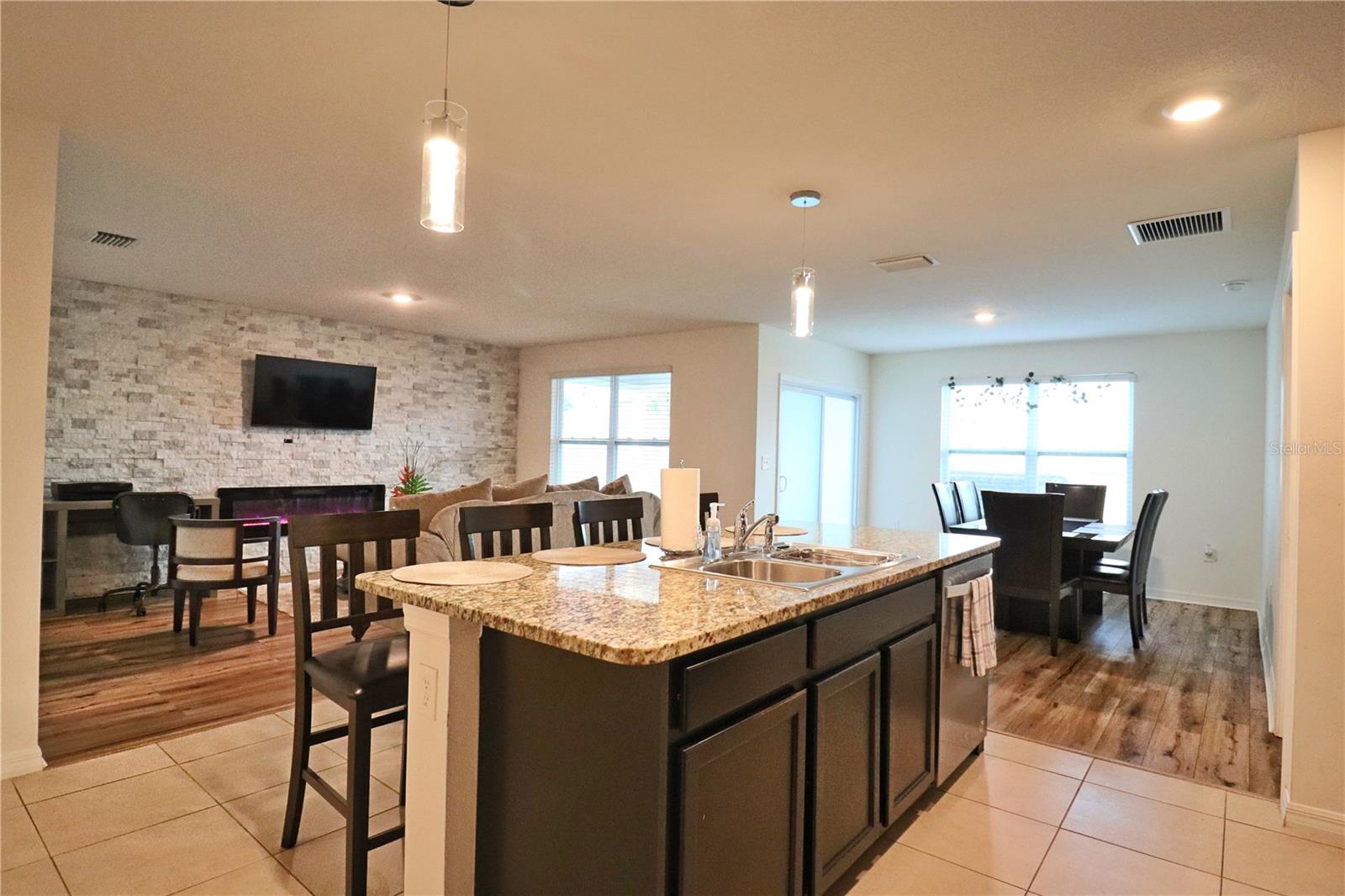 OAK PARK PH 1 PB 36 PG 78 - Residential Lease