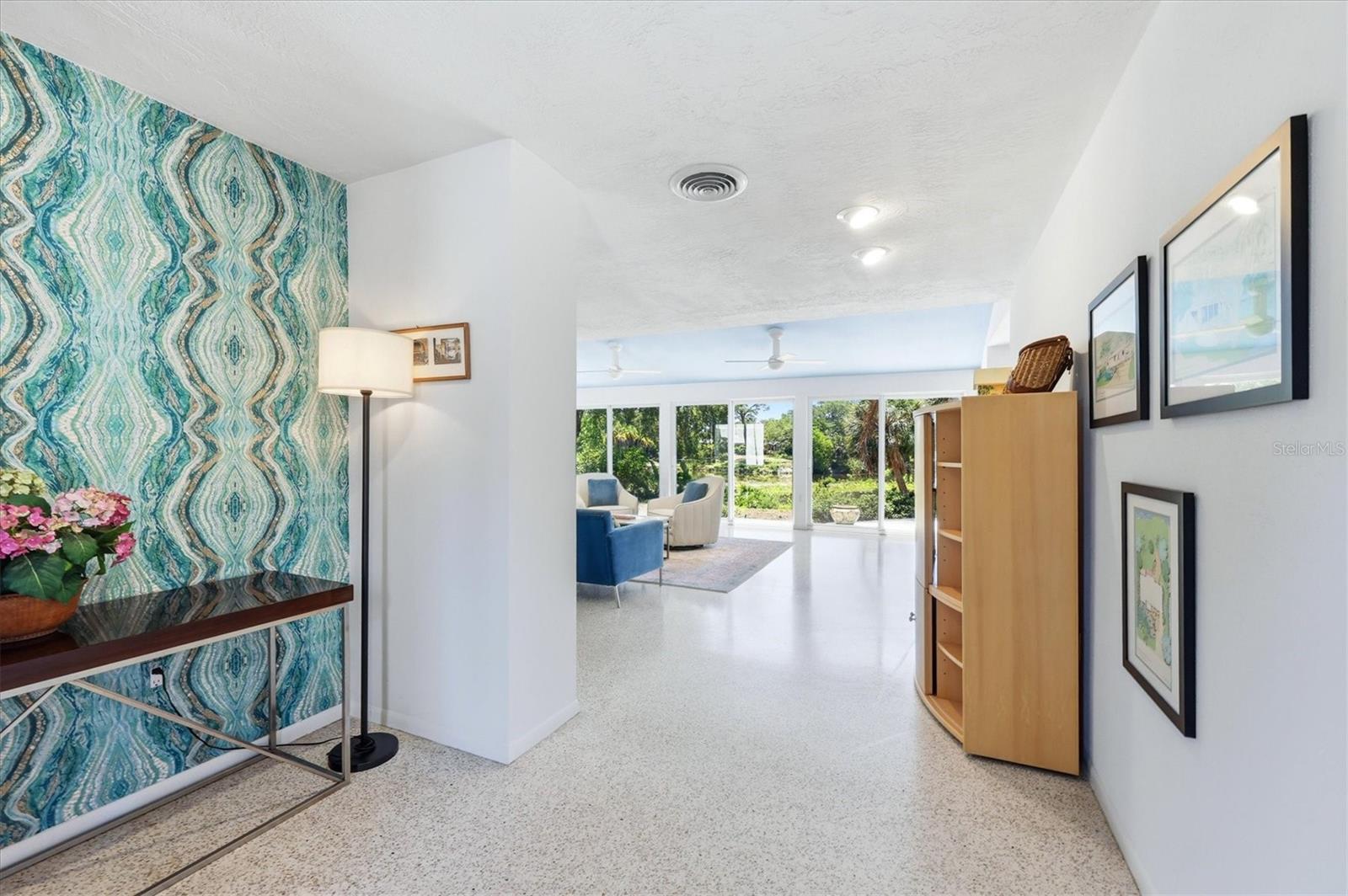 SOUTH GATE - Residential