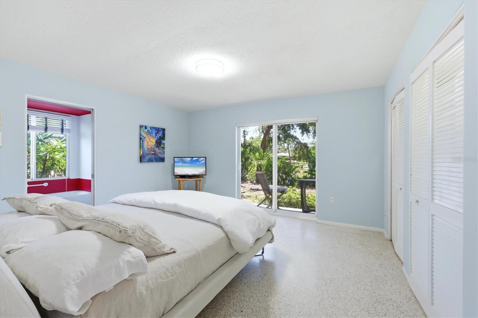 SOUTH GATE - Residential