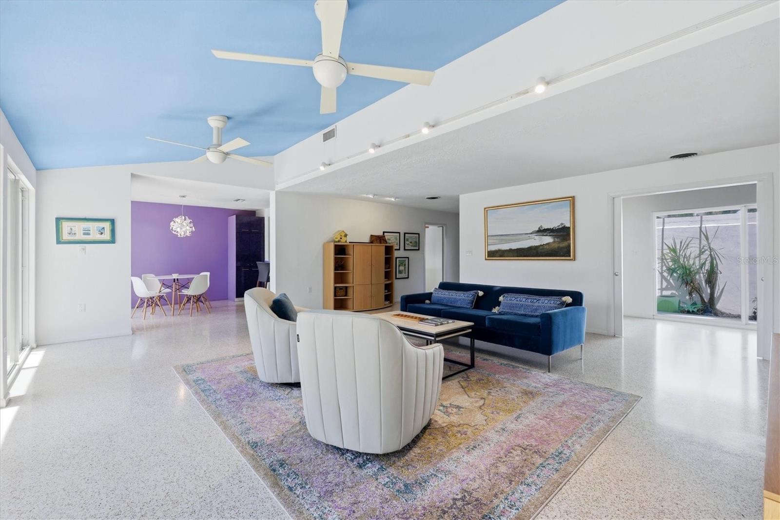 2940 BOUGAINVILLEA STREET