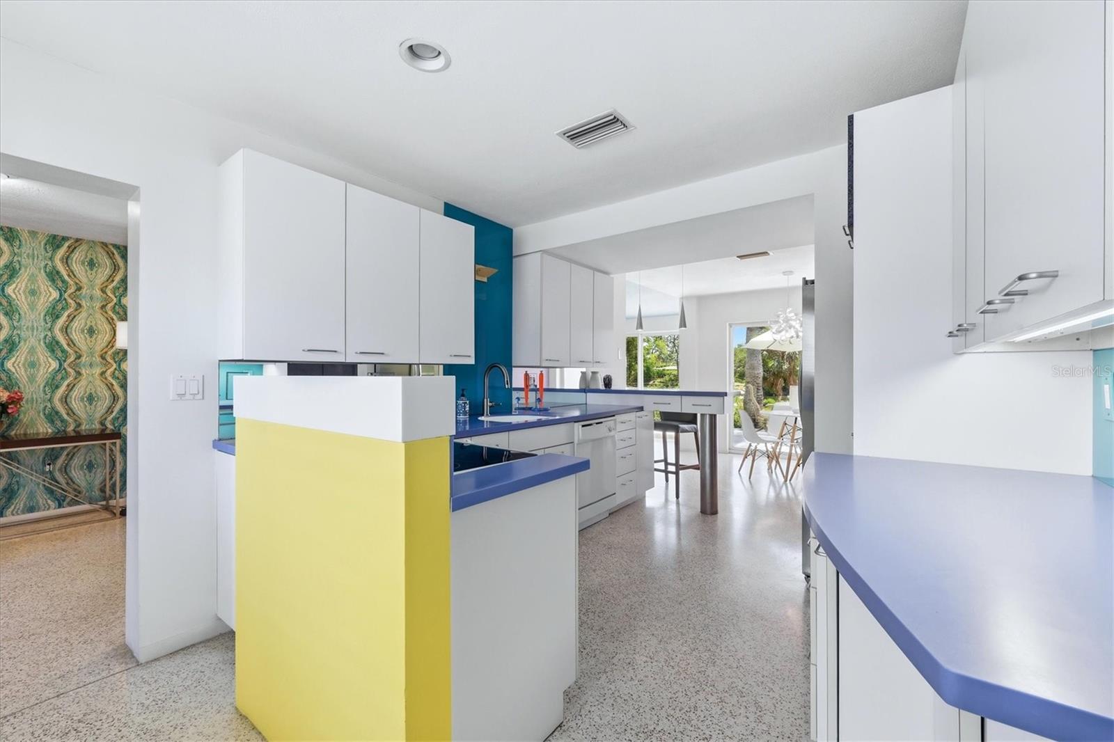 SOUTH GATE - Residential