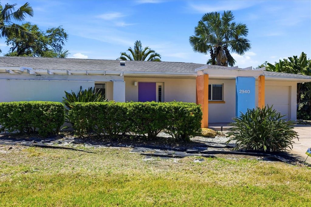 Photo of 2940 Bougainvillea Street, Sarasota, FL 34239 (MLS # A4689977)