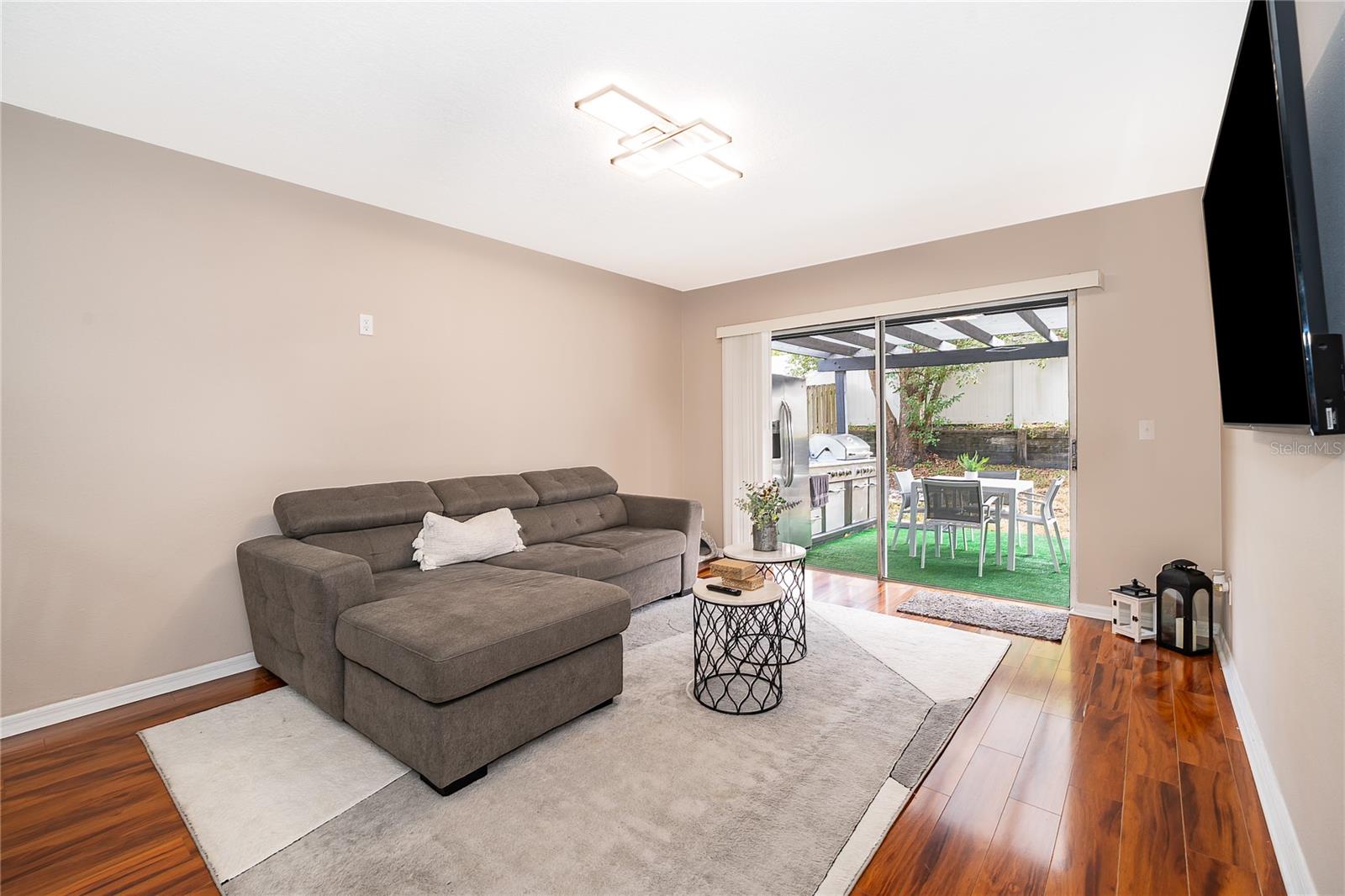 CAMBRIDGE COMMONS - Residential