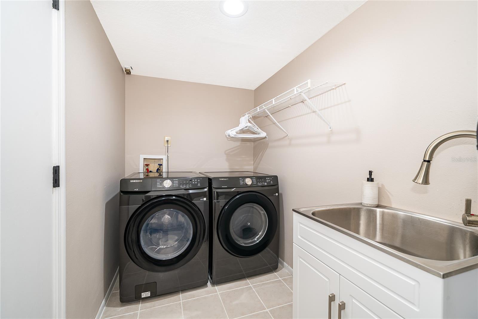 CAMBRIDGE COMMONS - Residential