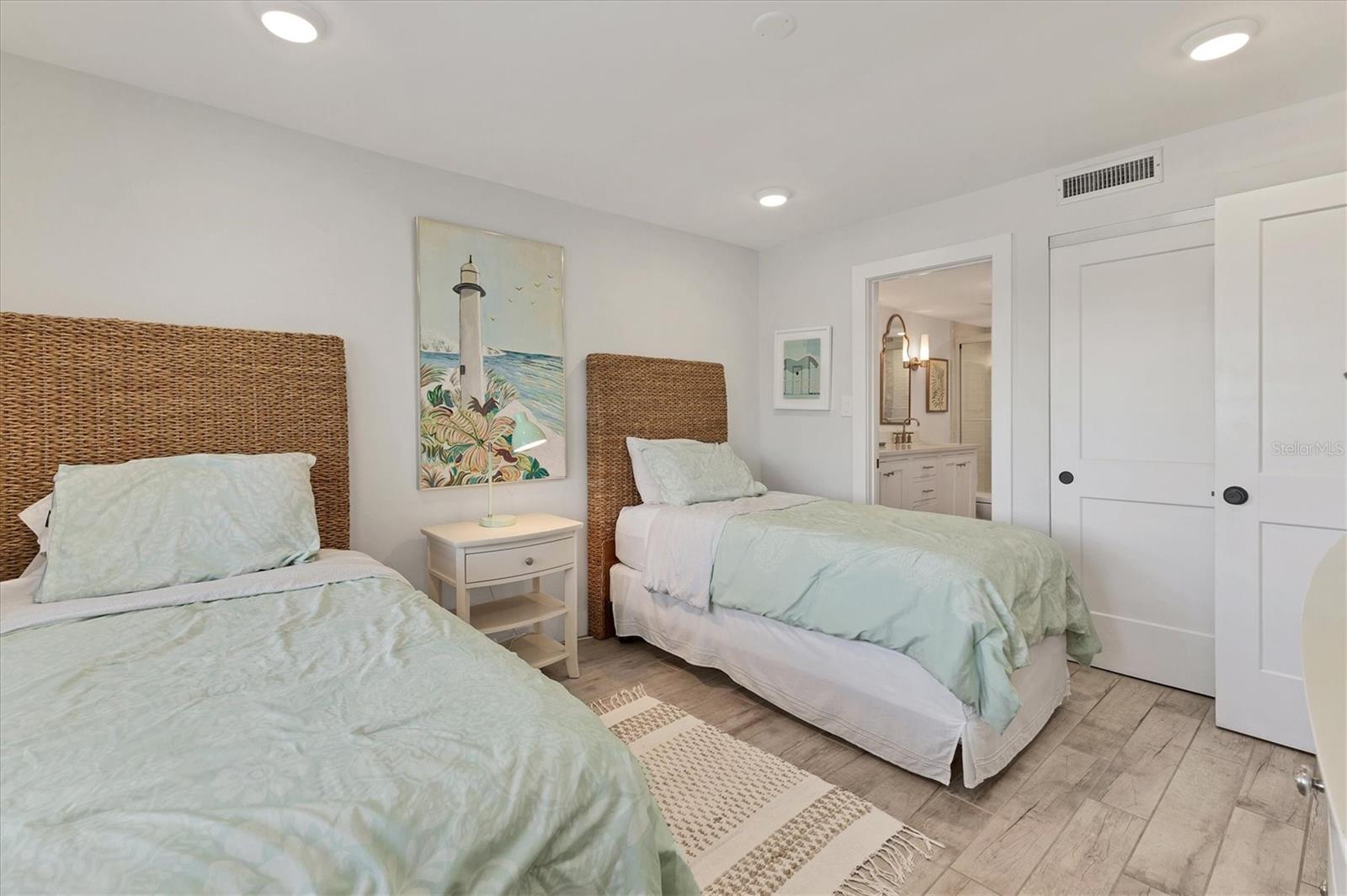 SEA OATS BLDG C - Residential