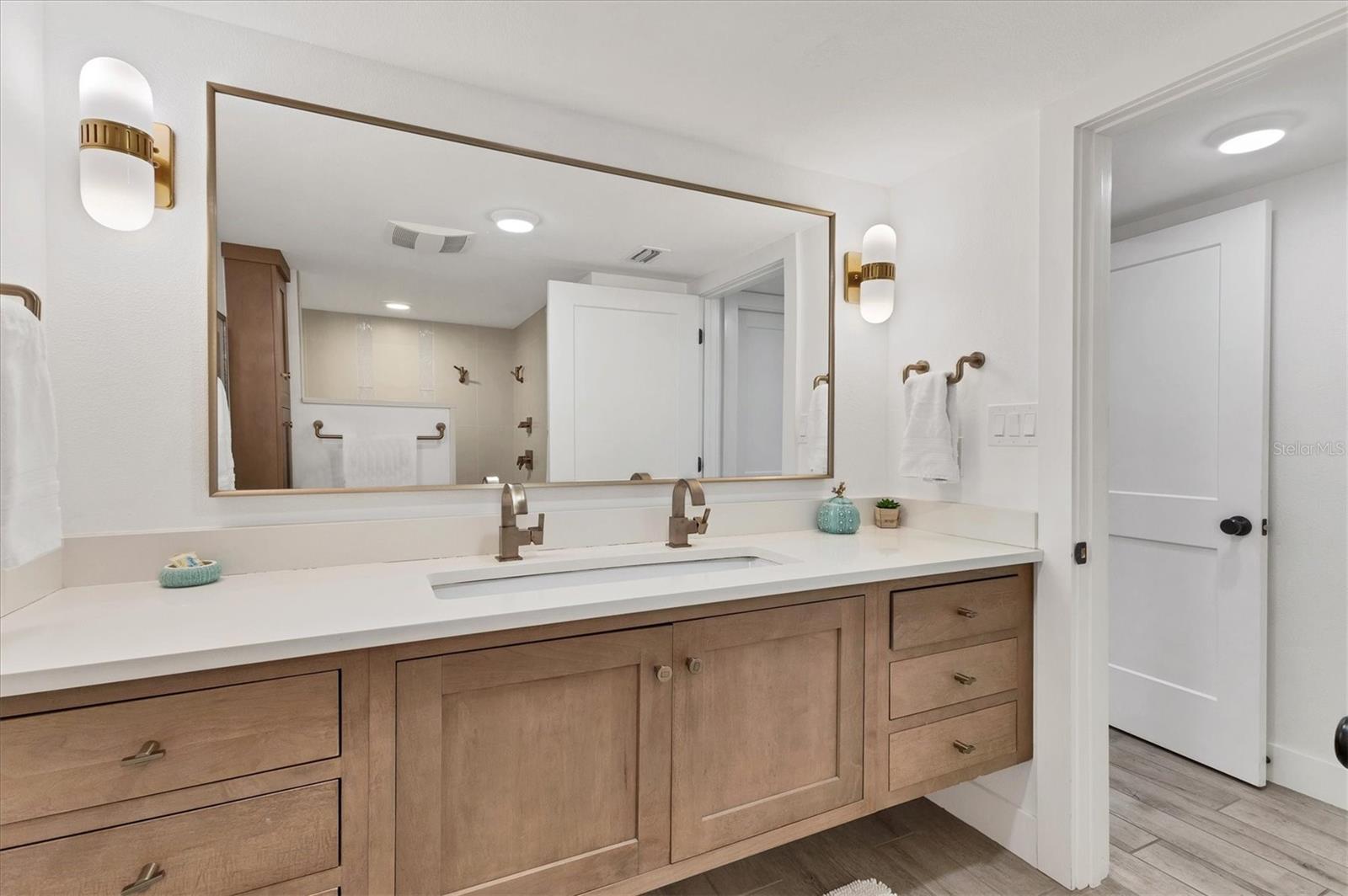 SEA OATS BLDG C - Residential