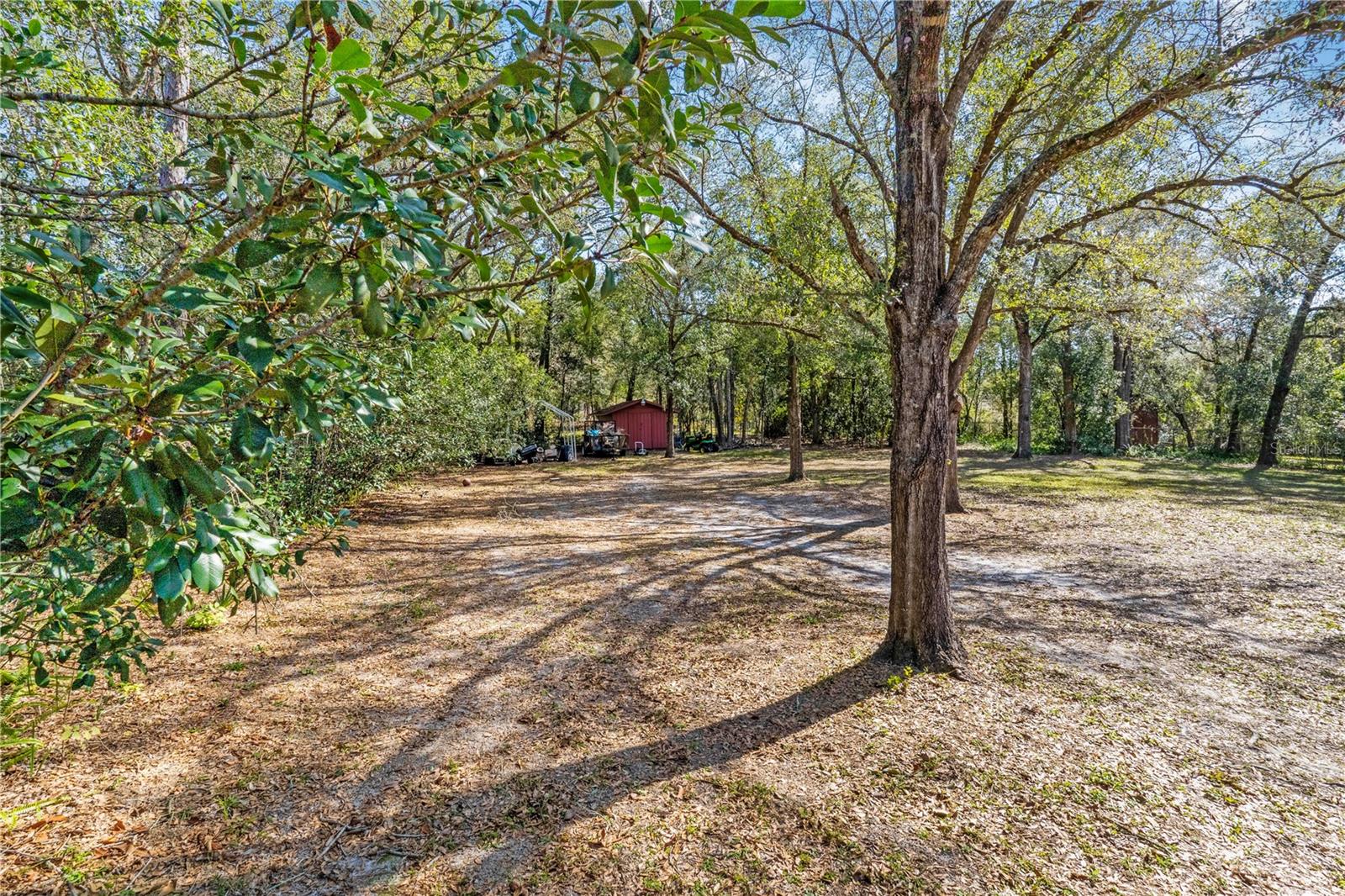 COUNTRY CLUB MANOR - Residential