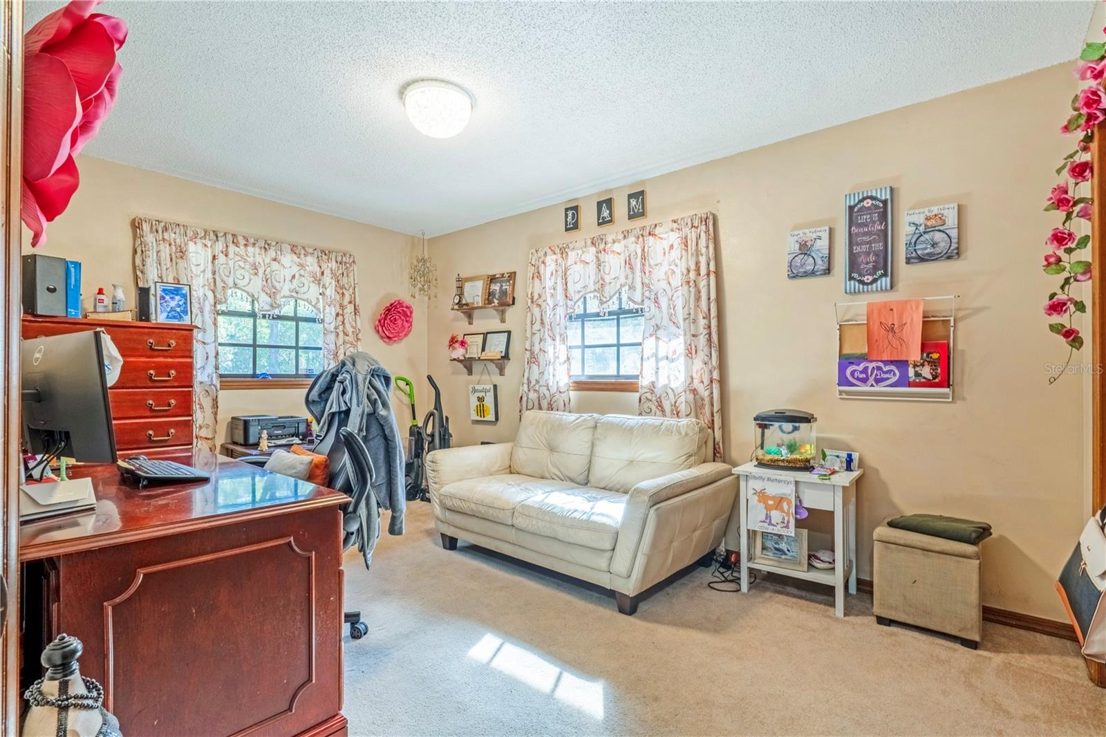 COUNTRY CLUB MANOR - Residential